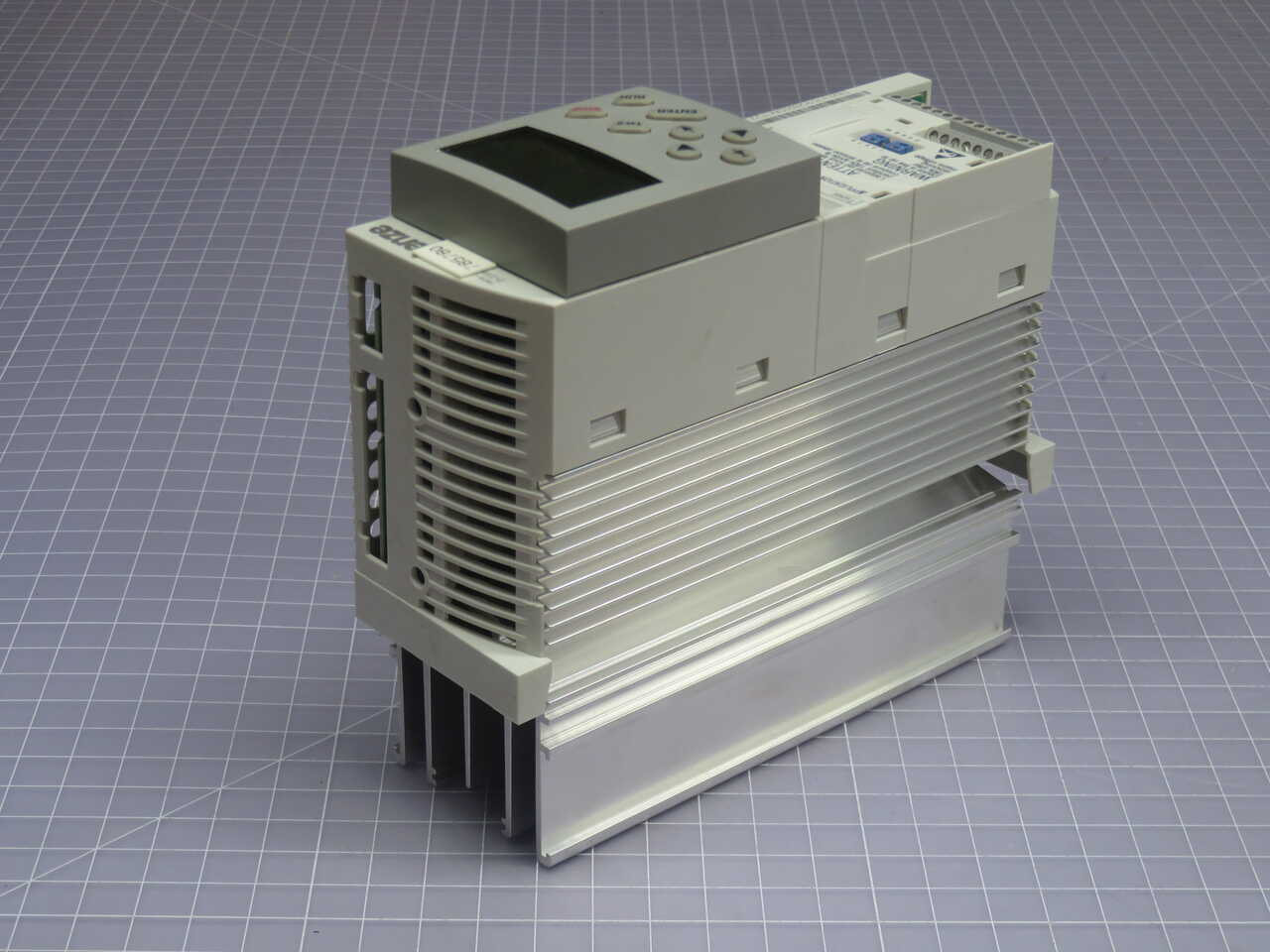 1 HP Lenze #E82EV751_2B, 8200 Vector Frequency Inverter, 0.75 KW, 240 Volts - Image 3