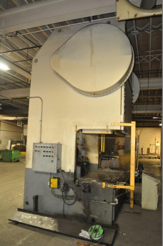 225 Ton, Niagara #S2-G225-77-32.5, 12" stroke, 32.5" Shut Height, 40 SPM, air clutch & brake - Image 2