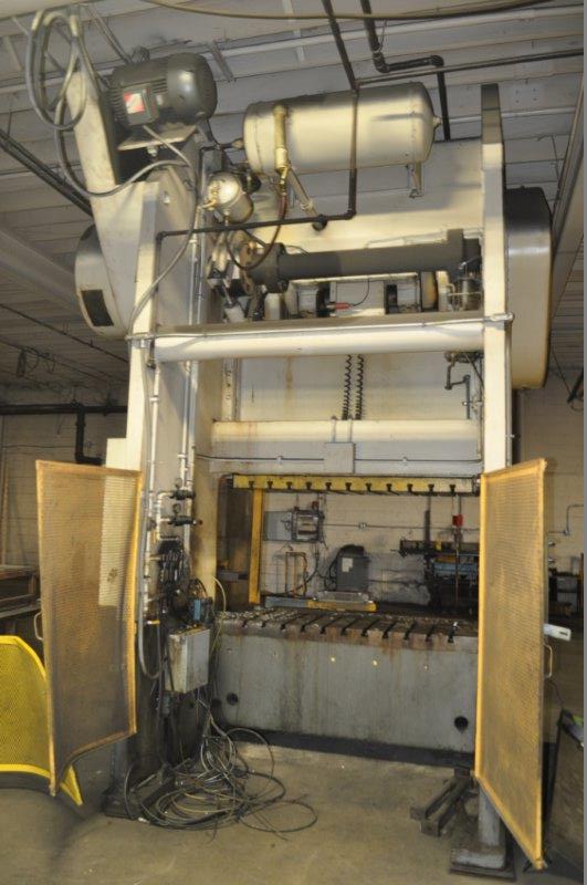 225 Ton, Niagara #S2-G225-77-32.5, 12" stroke, 32.5" Shut Height, 40 SPM, air clutch & brake - Image 3