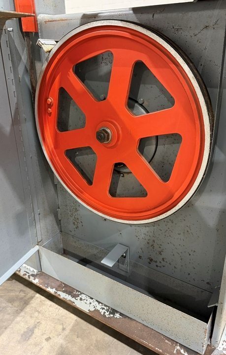 20" x 13" DoAll #2013-V, 26" x26" tilt table, 55-5200 FPM, 2 HP, 154" L x 1" W blade, welder - Image 7