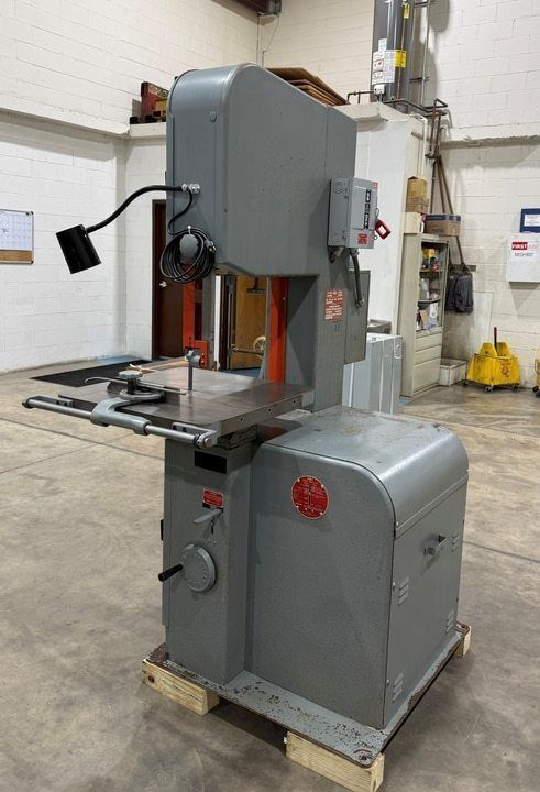 20" x 13" DoAll #2013-V, 26" x26" tilt table, 55-5200 FPM, 2 HP, 154" L x 1" W blade, welder - Image 8
