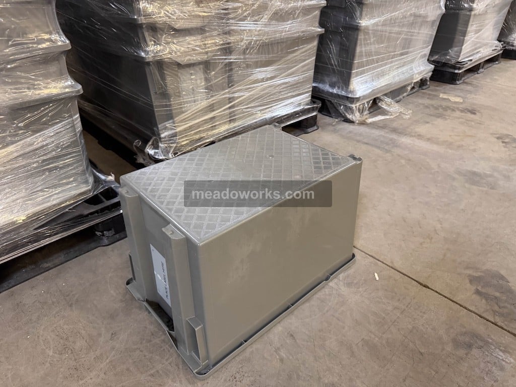 2.1 cu.ft., Plastic Totes, Stack & Nest Containers, 23.6" x 15.8" x 14.3" containers, 5.5 lb., Lot of 5,000 - Image 8