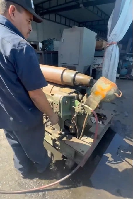 4' x 5/8" Webb #6L, Initial Pinch Plate Roll, pneumatic air operated drop end, power roll adjustment, gearbox - Image 2