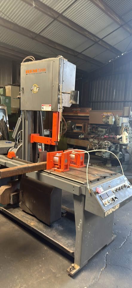 18" x 22" HEM #V100-LM3, Vertical Tilt-Frame Band Saw, 18" x 15" @ 45&deg; miter, 15' x 1.25" x .042" blade - Image 1
