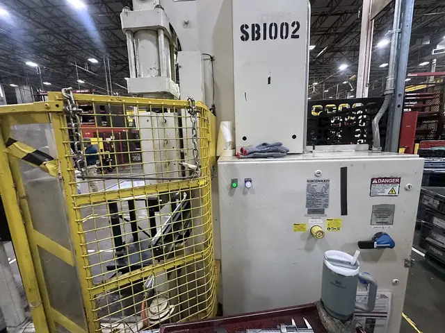 90 Ton, Cincinnati #90PF6, CNC press brake, 8' overall, 78" between housing, 8" stroke, 7" throat, 15" open - Image 4