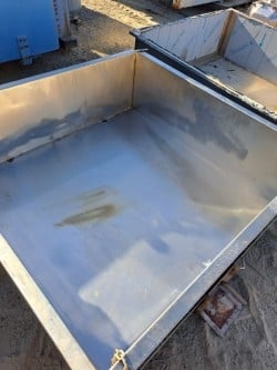20 cu.ft., Square Bin, Stainless Steel, 48" x 48" x 16" deep, open top, flat bottom, 48" x 16" hinged side - Image 3