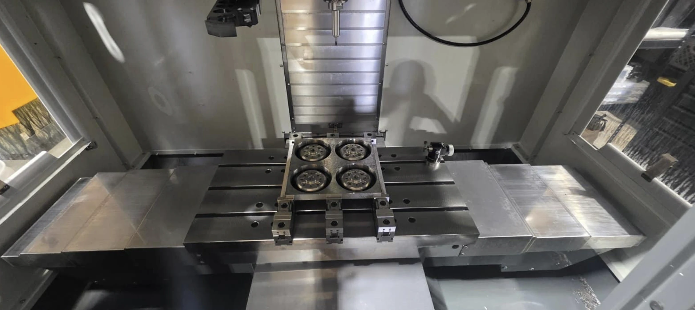Haas #VF-2SSYT, CNC Vertical Machining Center, 30" X, 20" Y, 20" Z, 30 HP, 12,000 RPM, CAT 40, 24 automatic - Image 2