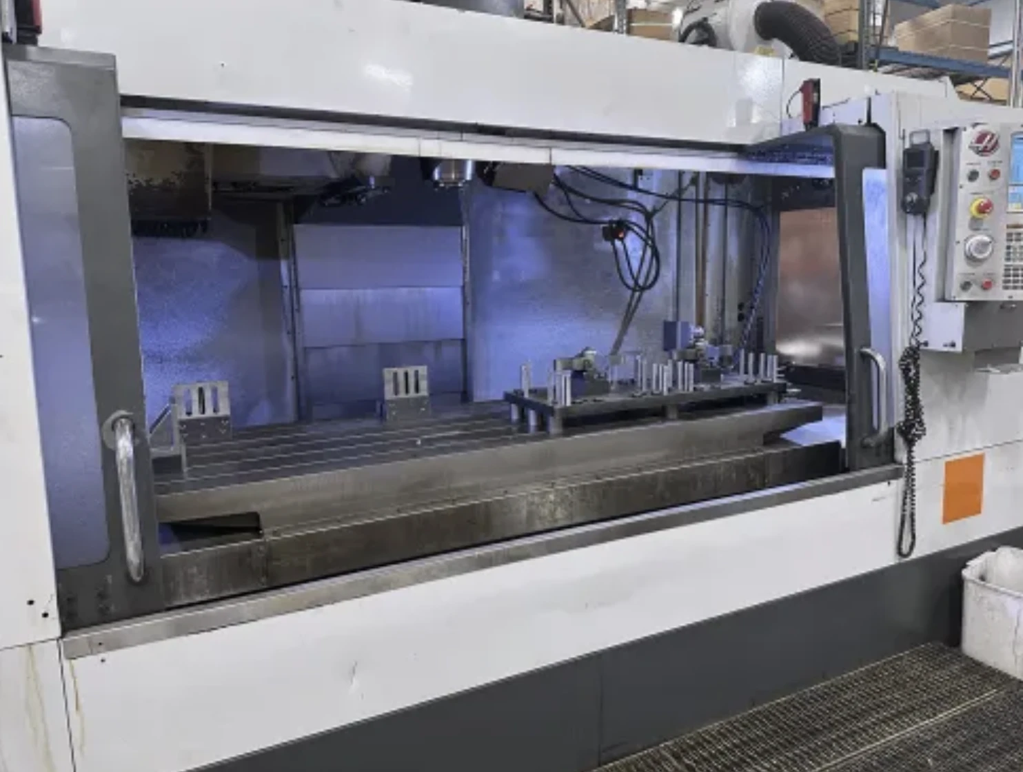 Haas #VF-7/50, CNC Vertical Machining Center, 84" X, 32" Y, 30" Z, 84" x 28" table, 30 HP, 7500 RPM, 30 - Image 2