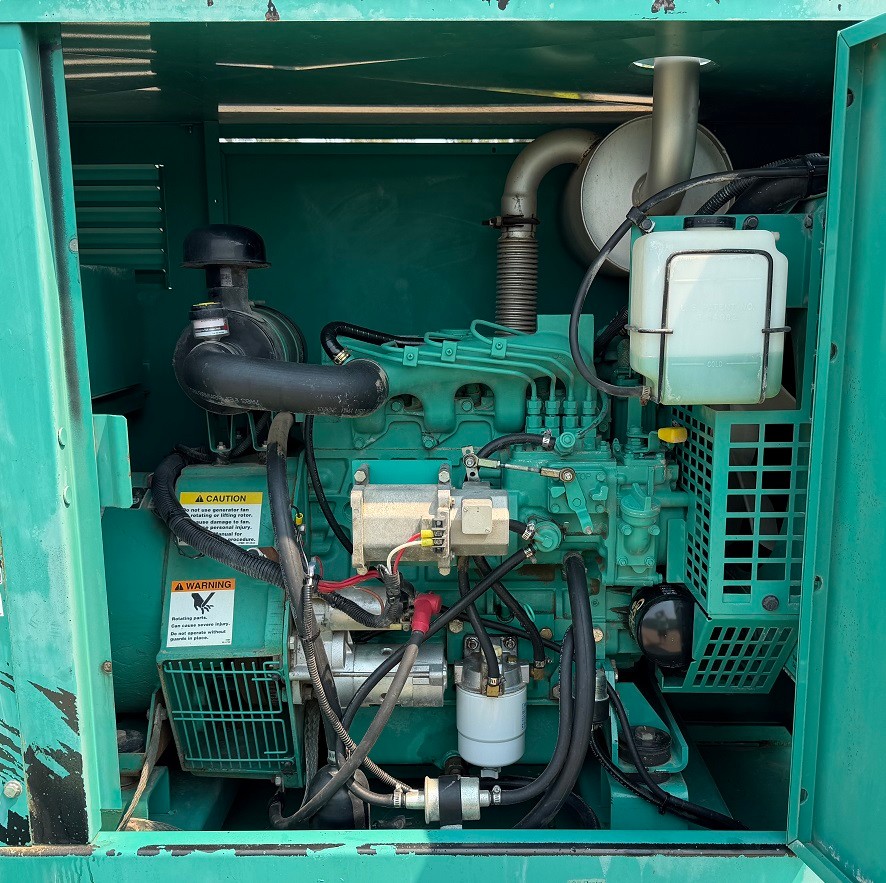 20 KW Onan #DKAE, diesel generator set, 120/240 Volts, 1-phase, Kubota V2203 engine, weatherproof enclosure - Image 2