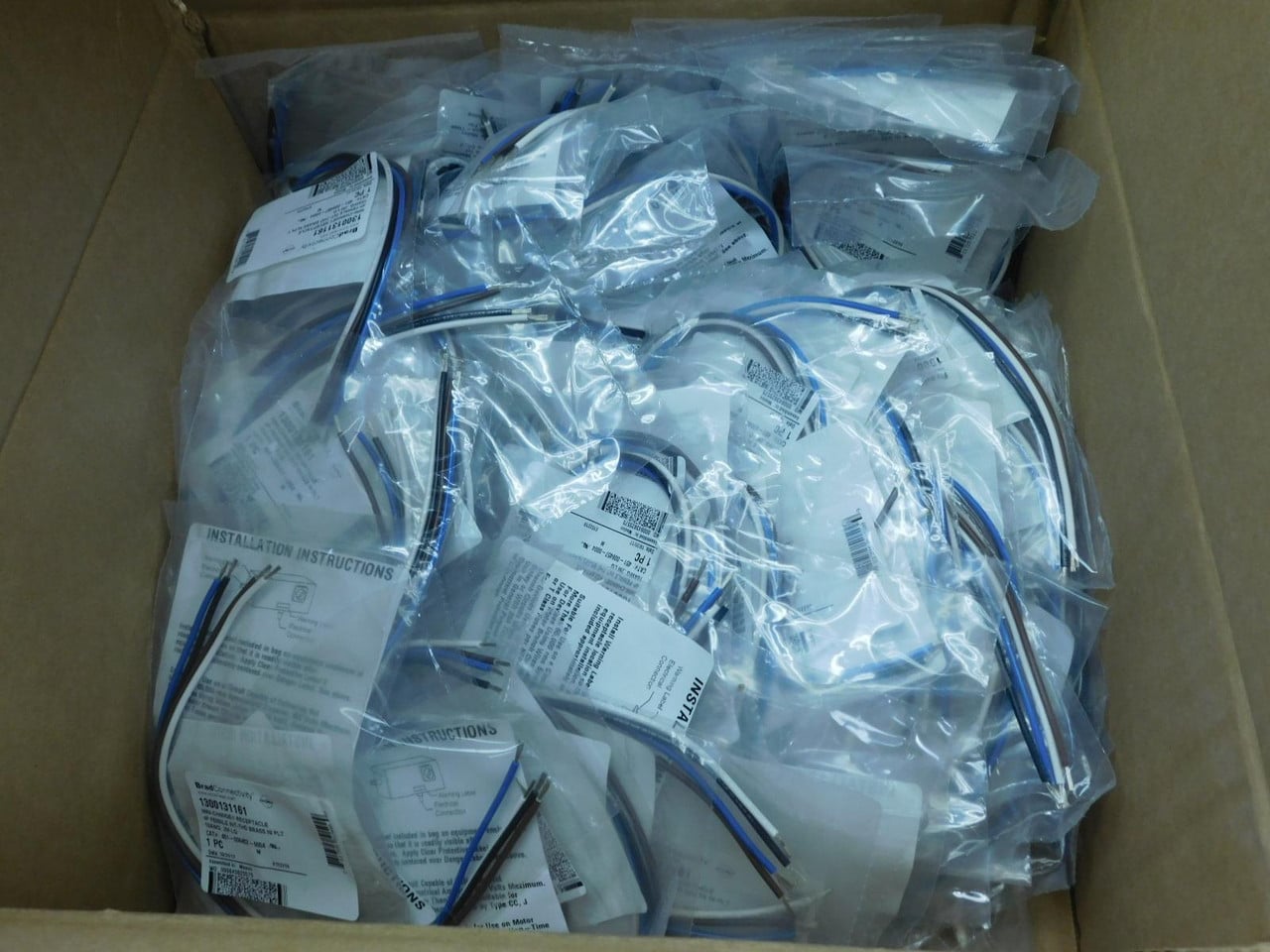 Molex #1300131161, Brad Connectivity Mini-Change Receptacle 4P Female Int-Thd Bra, LOT of 120 - Image 2