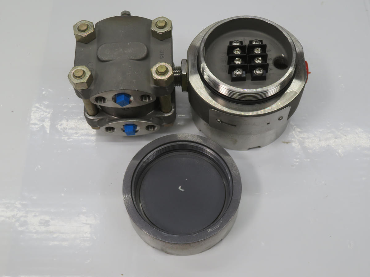 Rosemount #0/30, In H20 Pressure Transmitter - Image 2