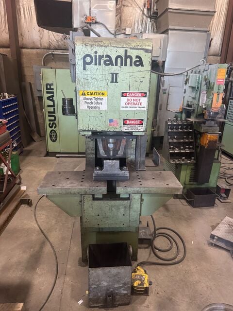 5" x 5" x 3/8" Piranha #PII-88, Hydraulic Ironworker, 88 Ton, 9" throat, 1-1/16" diameter thru 1" punch, 3/4" - Image 2