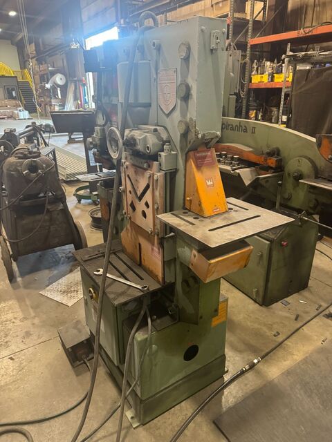 5" x 5" x 1/2" Peddinghaus #Peddiworker-1050, Hydraulic Ironworker, 105 Ton, 10" throat, 1-1/4" diameter thru - Image 2