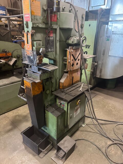 5" x 5" x 1/2" Peddinghaus #Peddiworker-1050, Hydraulic Ironworker, 105 Ton, 10" throat, 1-1/4" diameter thru - Image 3