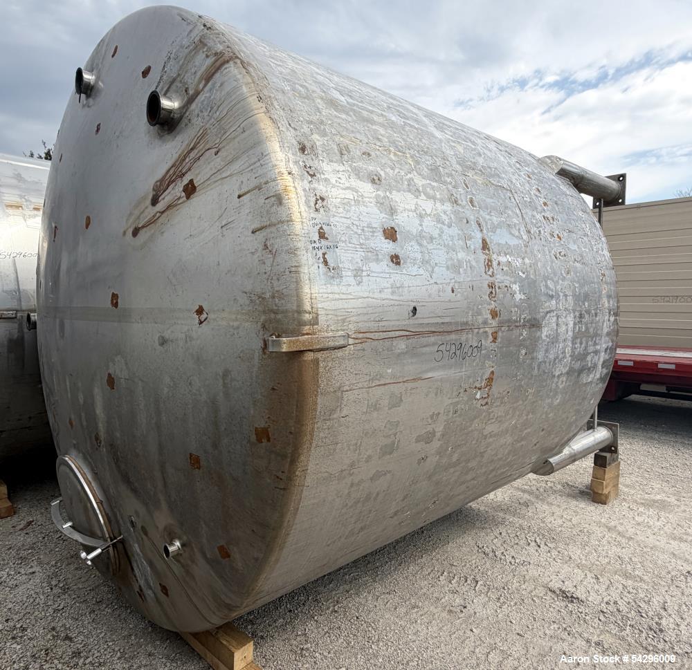 4,700 gallon Feldmeier, Vertical Tank, 304L Stainless Steel, 114" diameter x 102" straight side, 24" manway - Image 1