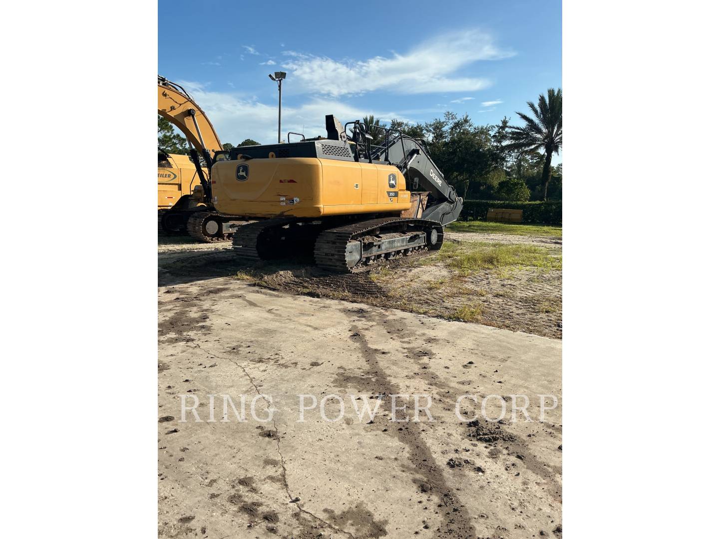 Deere & Co 350 P, S/N: F000537, 2023 - Image 3