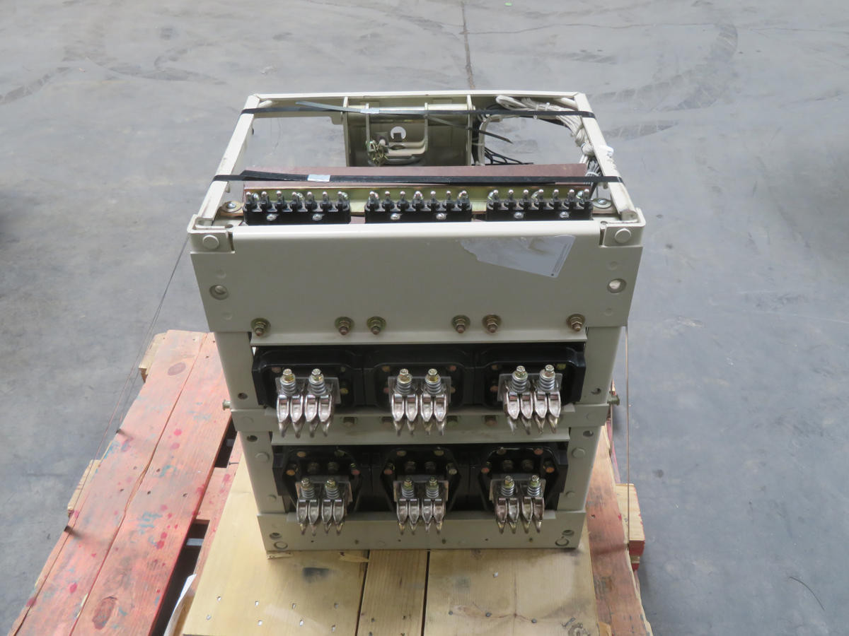 1600 Amps, GE #AK-2A-50-1, Circuit Breaker, 3-POLE, Air Type, 600 VAC, 1600 Amps, 60 HZ - Image 3