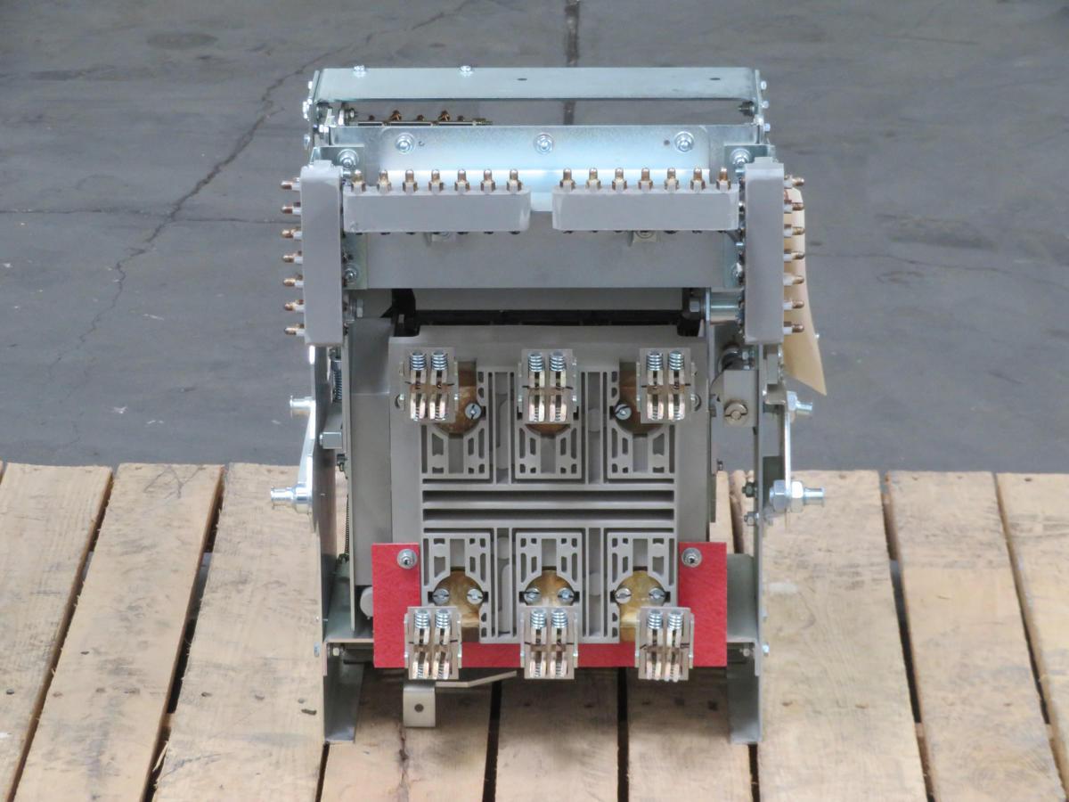 800 Amps, Square D #LGSB11, Circuit Breaker, Masterpact Nt 08 N1, 508 VAC Voltage, 800 Amp Current - Image 1