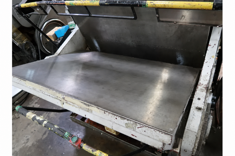 80 Ton, Standard #33x47, clamshell cutting press, heated platen, air clutch & brake - Image 2