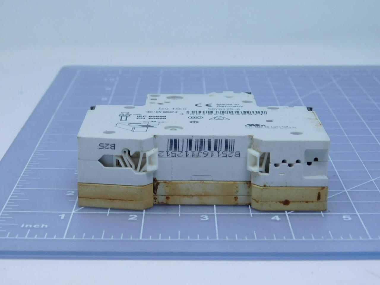 25 Amp, Siemens #5SY6125-6, Circuit Breakers 1 Pole w/ 5ST3010 Auxiliary Circuit Switch, LOT of 55 - Image 4