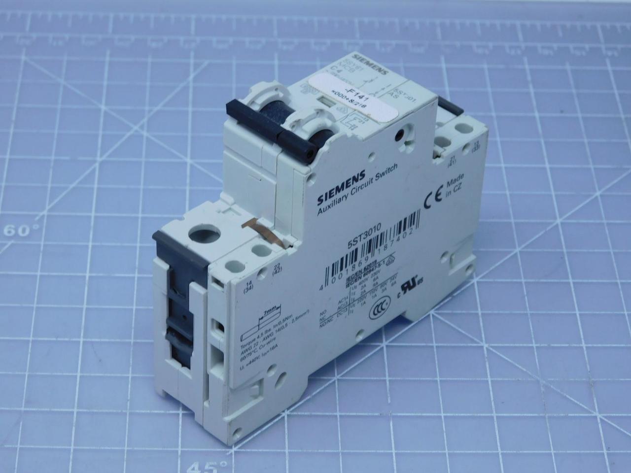 2 Amp, Siemens #5SY6104-7, Circuit Breakers 1 Pole 4 A w/ 5ST3010 Auxiliary Circuit Switches, LOT of 24 - Image 2