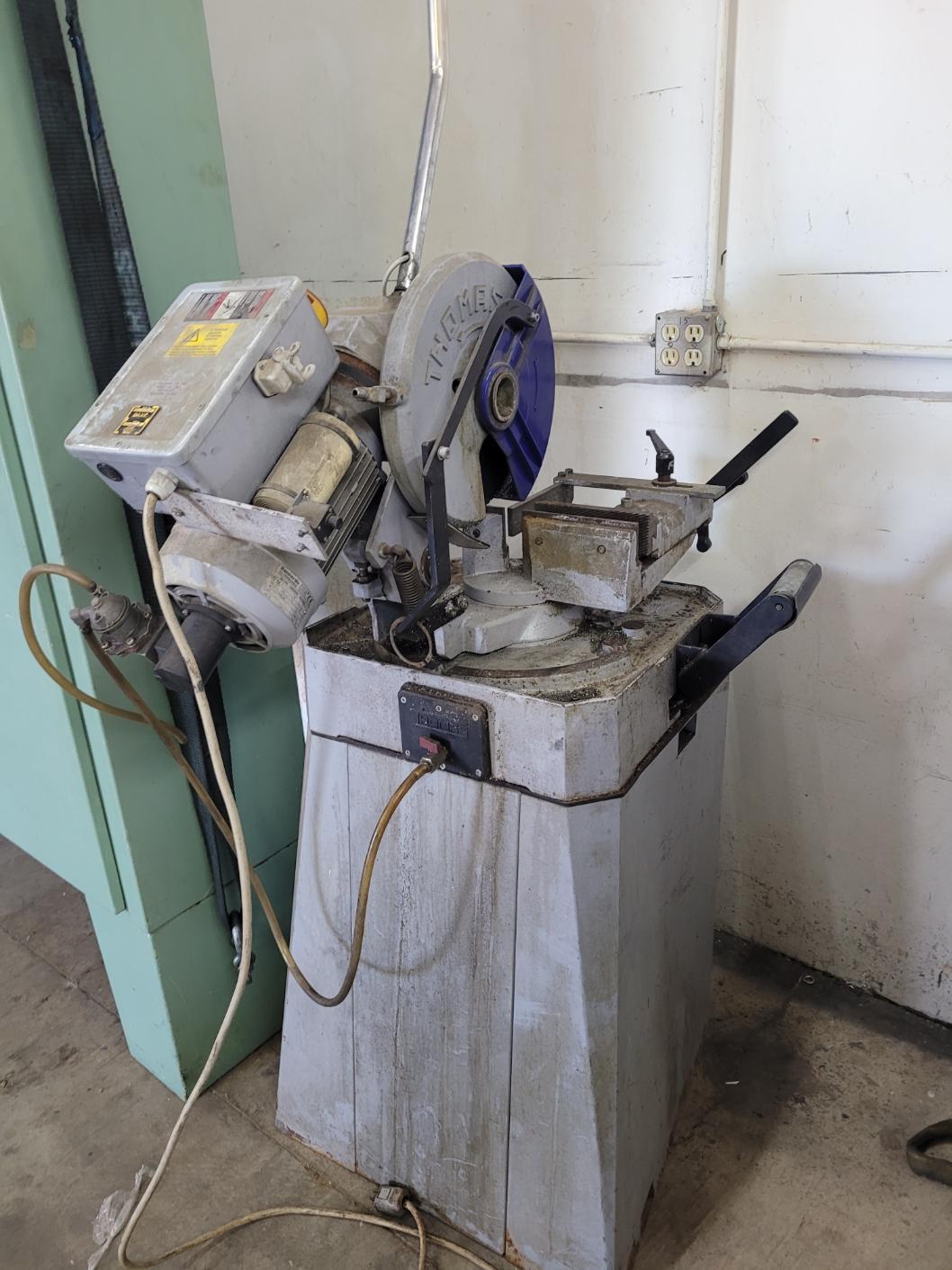 12-1/2" Dake #3151PH, manual mitering cold saw, 45° left & right miter, 44 RPM blade speed, quick clamp - Image 4