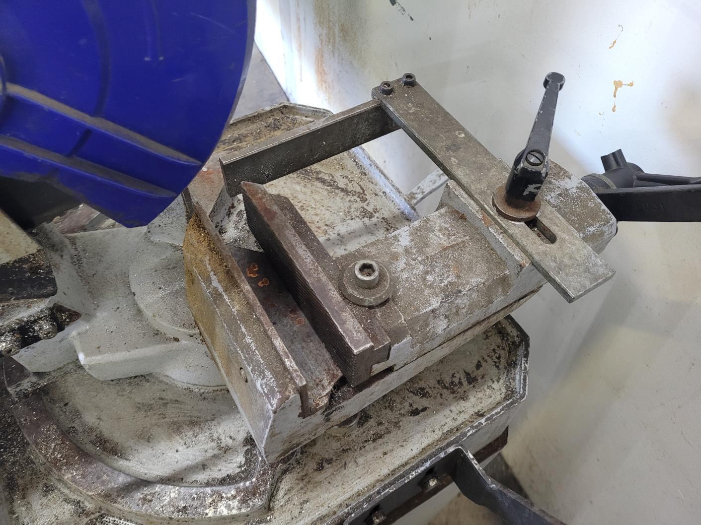 12-1/2" Dake #3151PH, manual mitering cold saw, 45° left & right miter, 44 RPM blade speed, quick clamp - Image 7