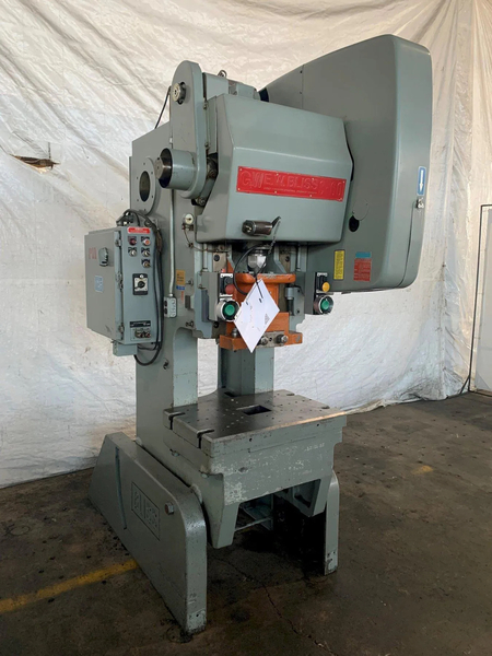 60 Ton, Bliss #C-60, OBI press, 4" stroke, 14-1/4" Shut Height, 3" adj., 90 SPM, 32" x 21" bed, 17" x 11" - Image 2