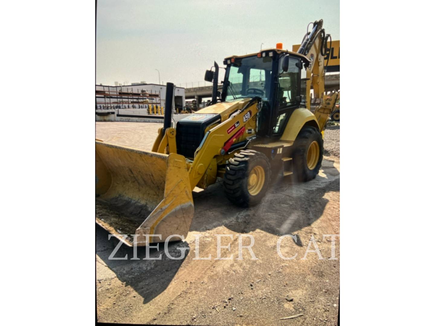 Cat 450, Backhoe Loader, 1473 hours, S/N: DYN00287, 2021 - Image 1