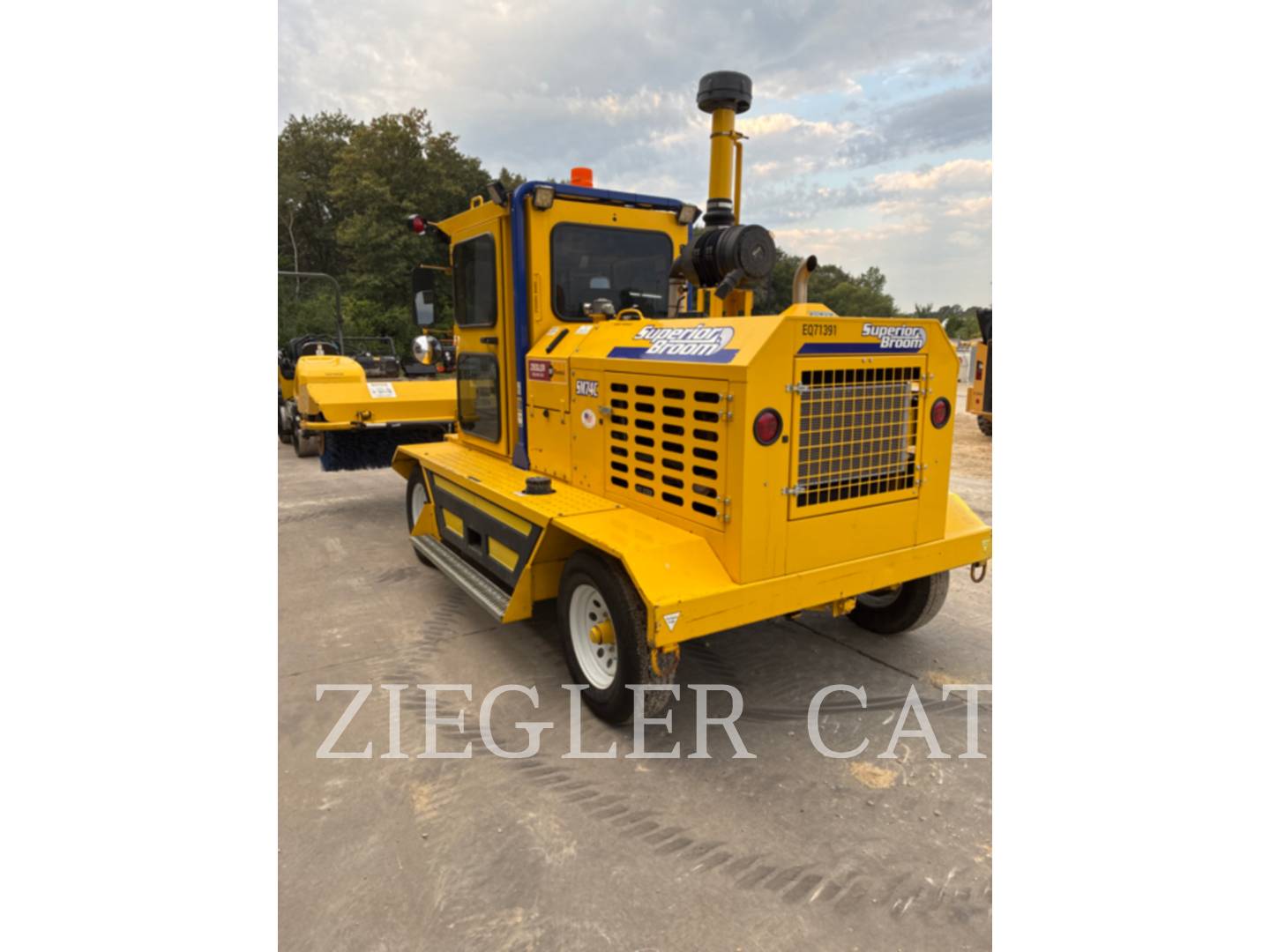 Superior SM74C, Road Broom, 316 hours, S/N: 923883, 2023 - Image 3