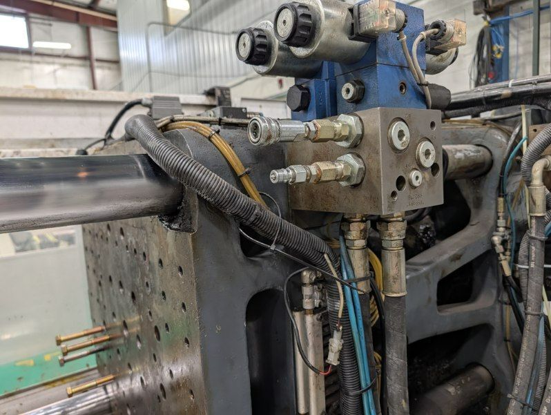170 Ton, 15.8 oz., Cincinnati Milacron #Magna-T-Servo-170, injection molding, core pull, 2014 - Image 8