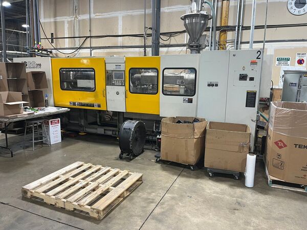 310 Ton, 40 oz., Toshiba #ISGS310V10-19B, injection molding machine, Injectvisor V10 Control, 1999 - Image 2