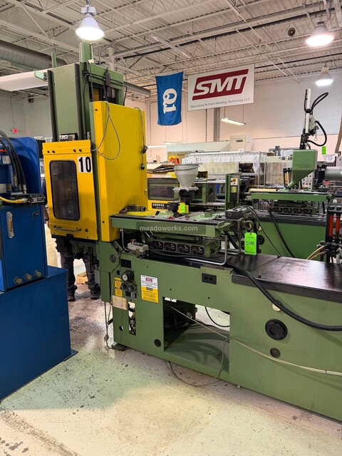 39 Ton, Arburg #Allrounder-220-90-350-D, Vertical Clamp Injection Molding Machine, 16.9 HP, hydraulic - Image 2