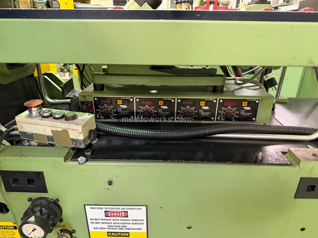 39 Ton, Arburg #Allrounder-220-90-350-D, Vertical Clamp Injection Molding Machine, 16.9 HP, hydraulic - Image 5