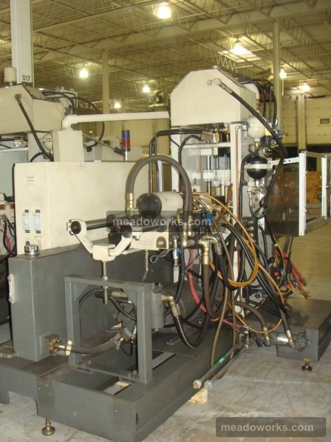 70 Ton, 3.51 oz., Cincinnati Milacron #HC-70, Vertical Clamp Injection Molding Machine, horizontal injection - Image 3