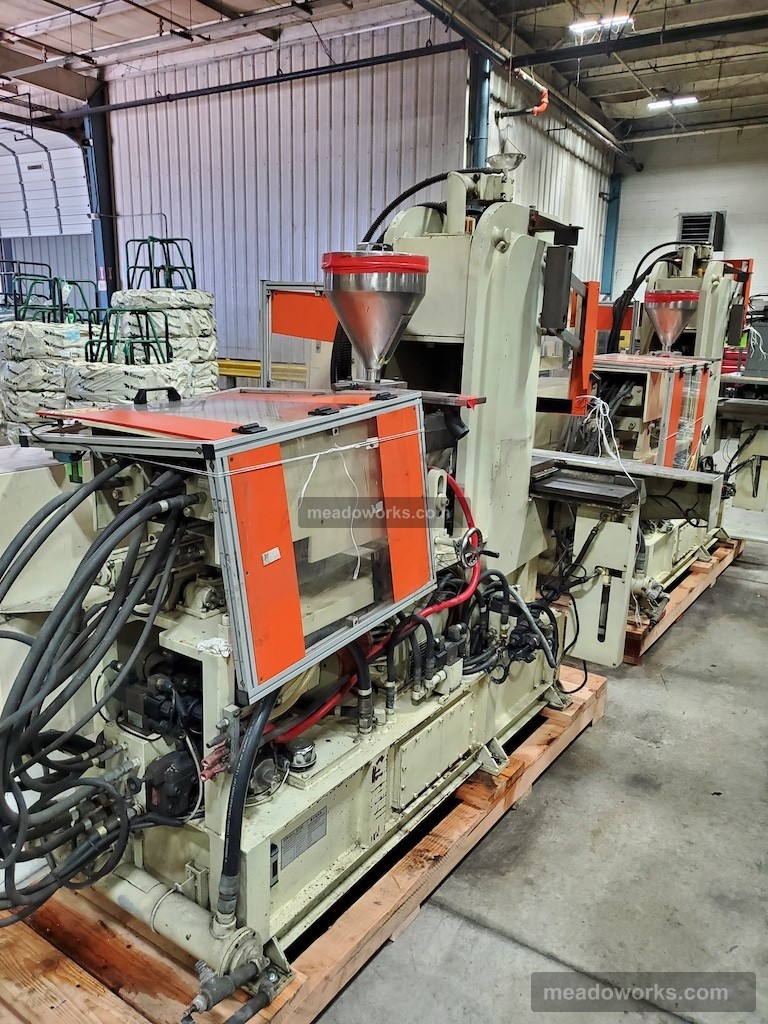 35 Ton, 3.2 oz., Multiplas #VC-SD-35T, Vertical Injection Molding Machine, shuttle table, 1-3/16" screw - Image 2