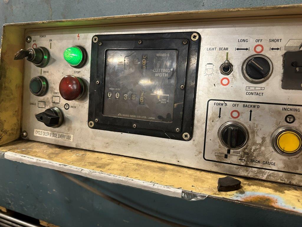 1/4" x 10' Amada #M-3060, mechanical shear, 13 hydraulic holddowns, 40" power Back Gauge, 60 SPM, 15 HP - Image 3