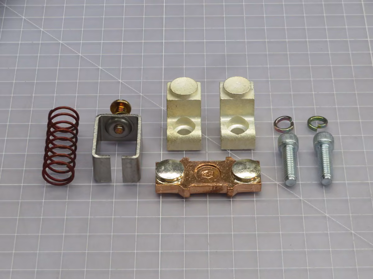 270 Amp, Eaton #477B477G05, Contact Kit, Size 5, 1 Pole, 600V, 270A - Image 2
