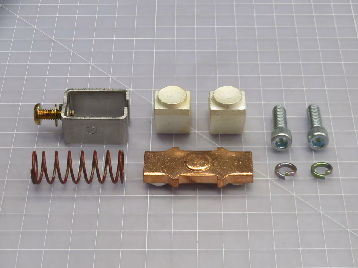 270 Amp, Eaton #477B477G05, Contact Kit, Size 5, 1 Pole, 600V, 270A - Image 3