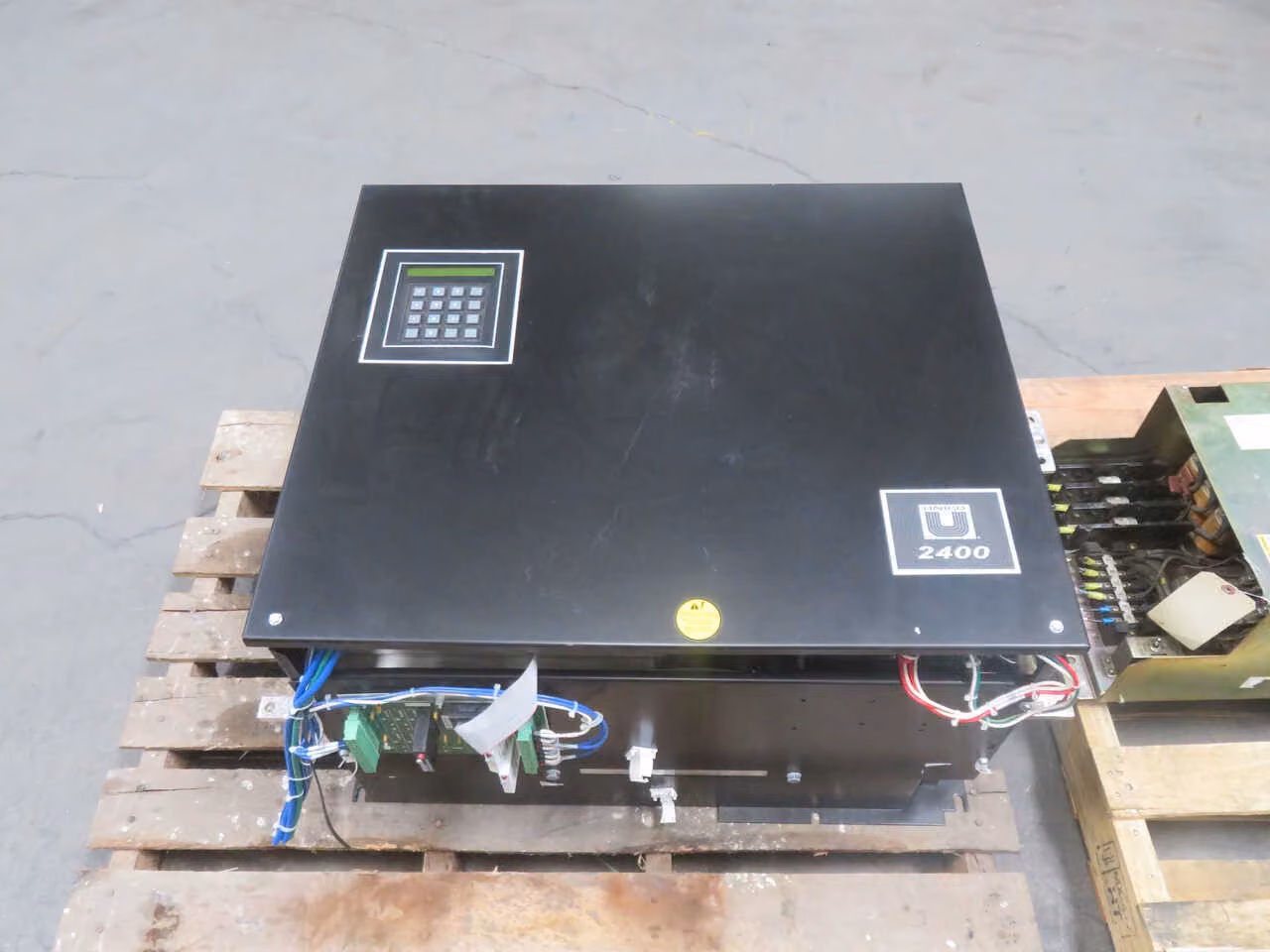 500 HP Unico #2461 E27, Inverter, 520 Volts - Image 3