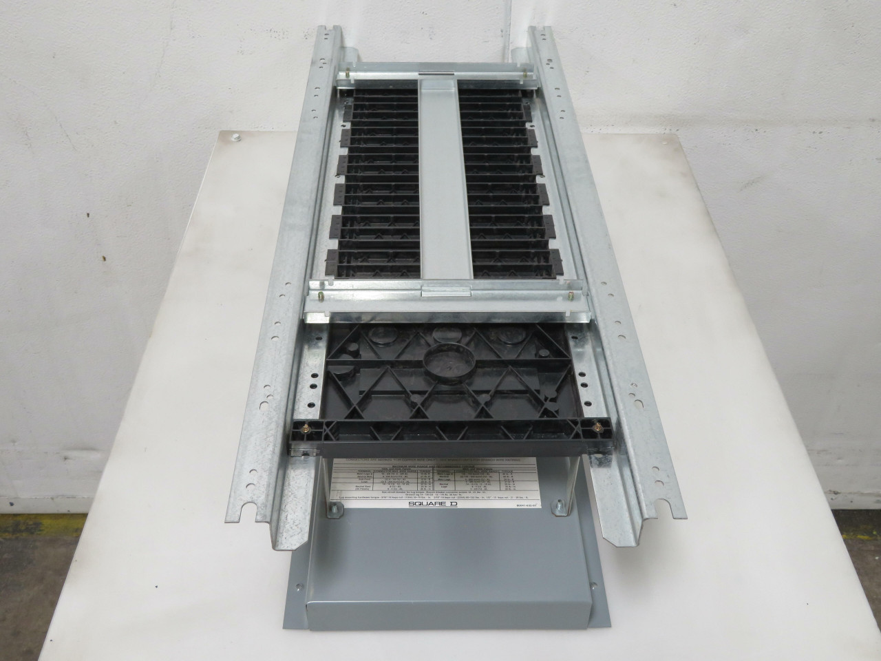 200 Amp, Square D 12199210030280001, Series E2 Panelboard, 240D/120 VAC, 3 phase, 4 Wire - Image 3