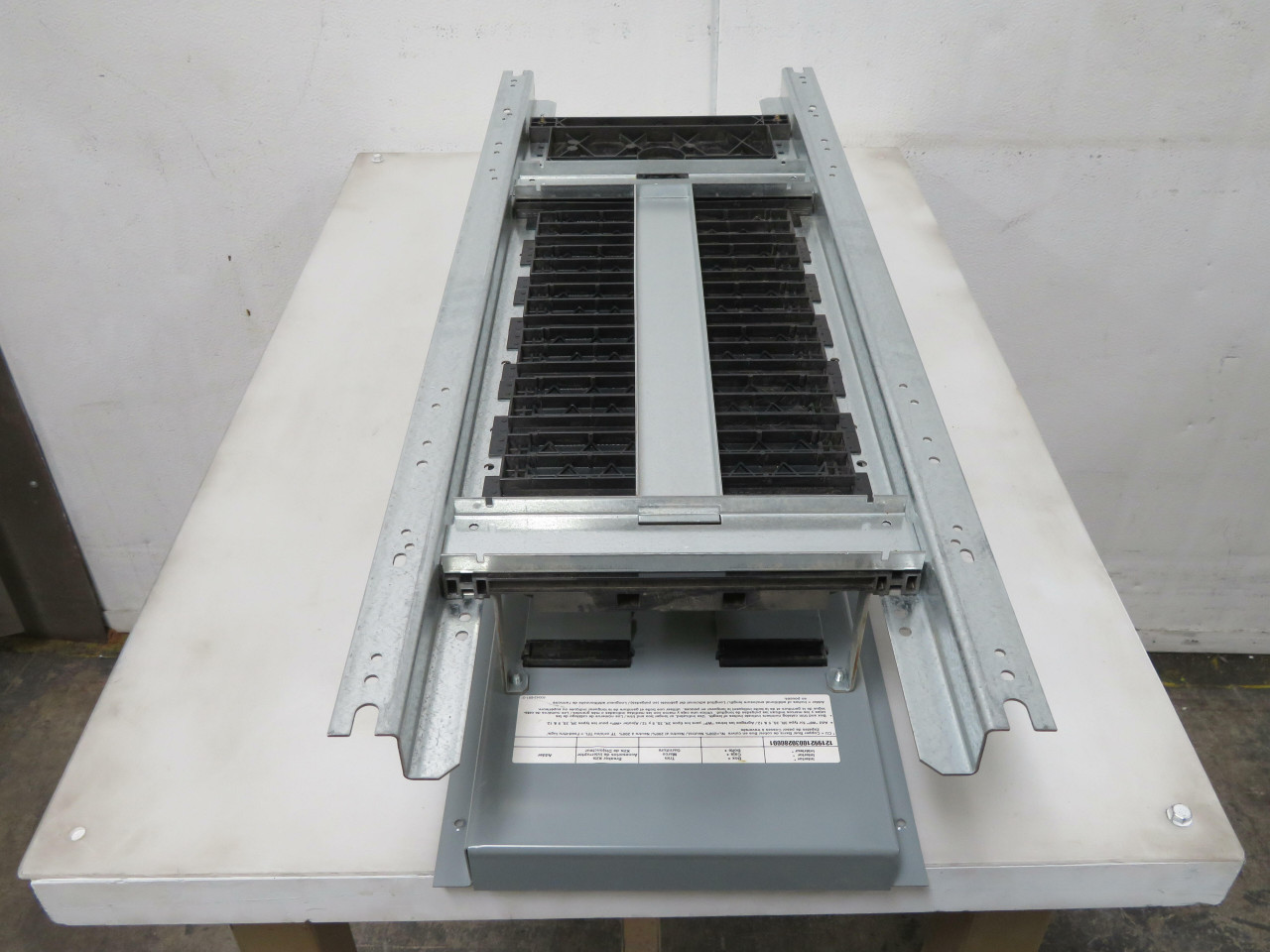 200 Amp, Square D 12199210030280001, Series E2 Panelboard, 240D/120 VAC, 3 phase, 4 Wire - Image 5