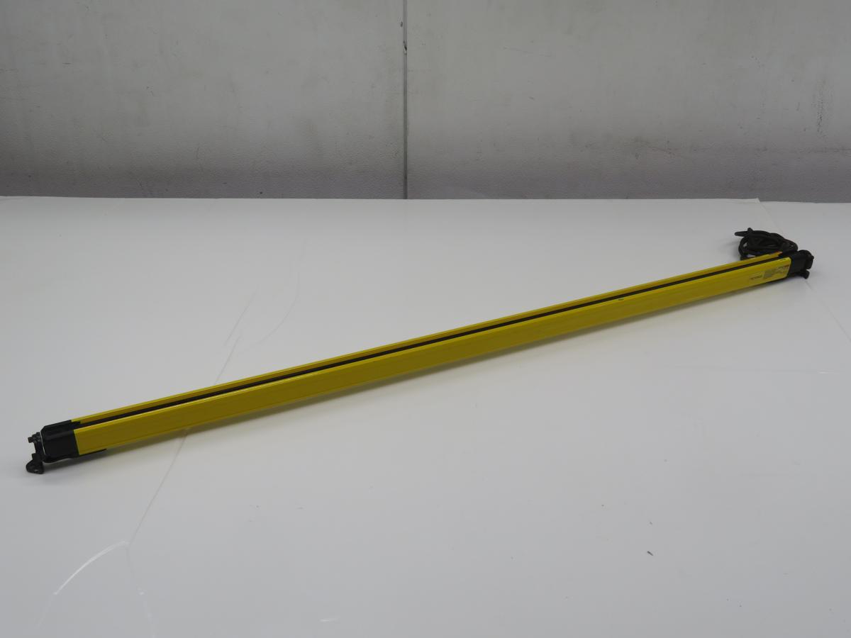 Keyence #GL-R60H-T, Safety Light Curtain Transmitter, 46-7/16" Height, 1" MDO, 49' Range - Image 2