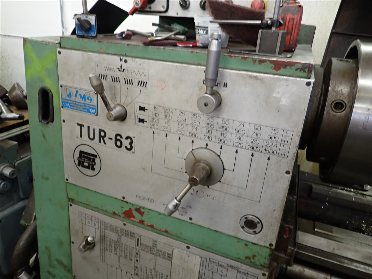24" x 104" FAT #PONAR-WROCLAW-TUR-63, Engine Lathe, 16" 4-jaw chuck, (2) steady rests, tool post, tailstock - Image 3