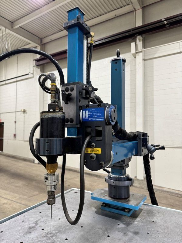 Cammann #C-27SQSS, 15 KVA, 1-1/2" one-cut tap capacity, 4-Axis, 360° rotation, 2002 - Image 5
