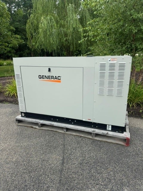 25 KW Generac #QT02524ANANA, NG/LP generator set, 120/240 Volts, 1-phase, 2.4L engine, S/N 3004322630, 2019 - Image 1