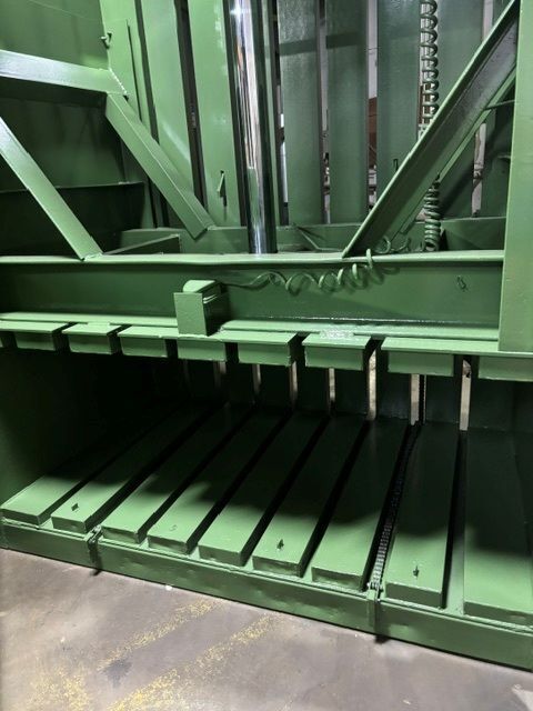 72" x 42" x 48" PTR #7200HD-7, Vertical Baler, 20 HP, 7" cylinder, 54 sec. cycle, 100,041 lb. working force - Image 2