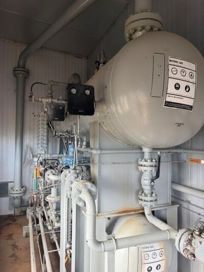 36" x 10' Bromley, sour horizontal separator, 3-phase, 1440 psi, w/ 24" 1650 psi blowcase, skidded, housed - Image 6