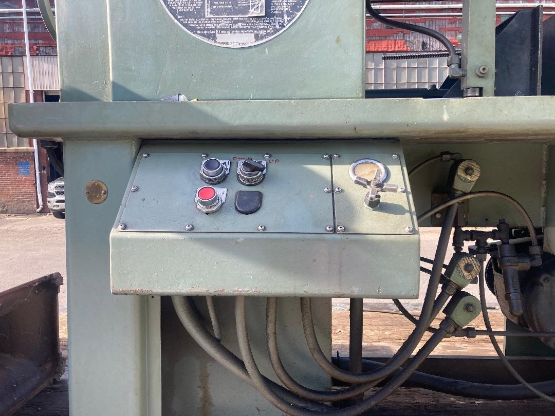 DoAll #C-7, Horizontal Metal Cutting Band Saw, 16" max. cutting width, 230 V., 3PH - Image 3