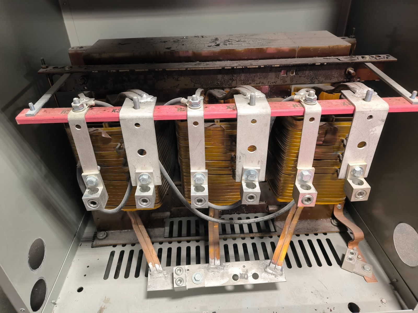 112.5 KVA 480 Primary, 208/120 Secondary, General Electric #9T23B3875, Transformer, 3 phase - Image 4